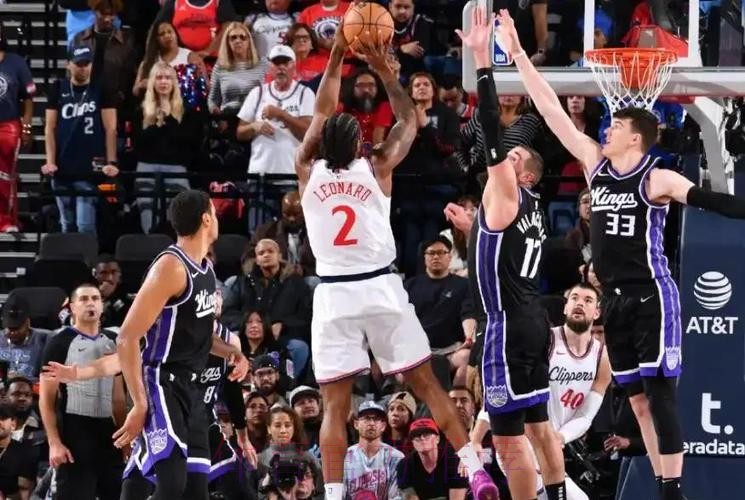 美媒:自快船和保罗分道扬镳后取得13场胜利,同期联盟最多 美媒:自快船和保罗分道扬镳后取得13场胜利,同期联盟最多